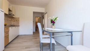 Dining - Modernes Apartment in Bibinje mit privatem Parkplatz by Interhome (Zadar/Bibinje)
