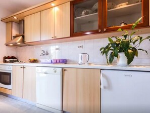 Private kitchen - Sonnige Wohnung in Bibinje mit privatem Parkplatz by Interhome (Zadar/Bibinje)