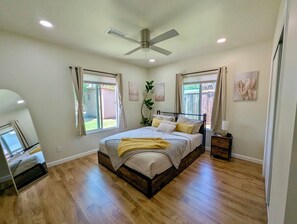 Iron/ironing board, WiFi, bed sheets - Cozy 1-bedroom house in the heart of Los Angeles with highspeed wifi (Los Angeles)