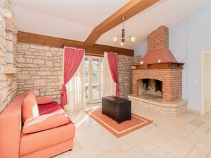 TV - Villa Colomba by Interhome (Barbariga)