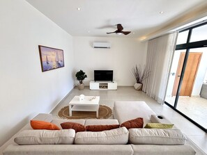 TV - 2BR/2.5BA Beachfront Condo Sol de Arena B2 (Las Terrenas)
