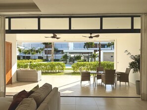 Outdoor dining - 2BR/2.5BA Beachfront Condo Sol de Arena B2 (Las Terrenas)