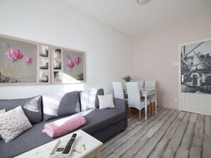 Living area - Modern eingerichtete Ferienwohnung mit großer pr by Interhome (Crno)