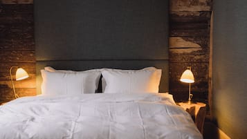 Deluxe Double Room, Garden View | Iron/ironing board, free WiFi
