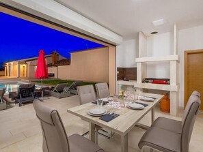 Outdoor dining - Villa Jessica by Interhome (Bokordici)