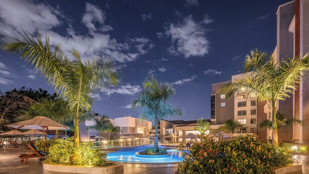 Utendørsbasseng