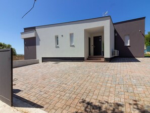 House - Villa Senorita by Interhome (Bokordici)