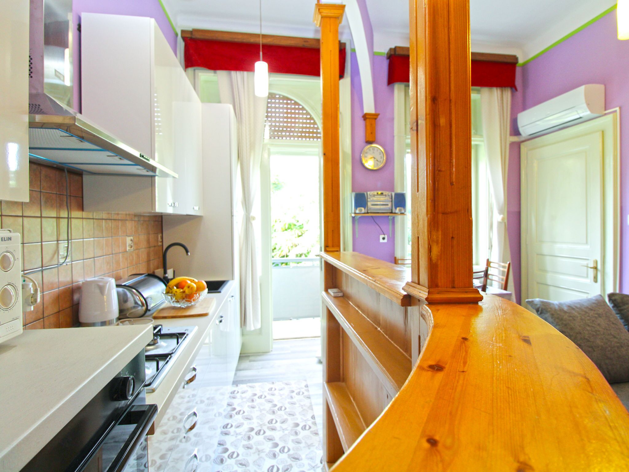 Refrigerador, horno, lavavajillas y utensilios de cocina 