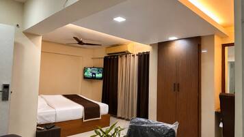 Comfort Studio | In-room safe, desk, laptop workspace, free WiFi