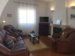 Living area - V2 Sesmarias - 2 Bedroom Villa w Private Pool In Carvoeiro by Interhome (Carvoeiro (Algarve))