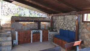 Outdoor dining - mit Pool in Lukovo Sugarje by Interhome (Starigrad-Paklenica)