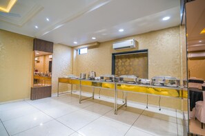 Dining - Kanha Shree by Cosmos Hotels (Indore)