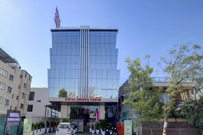 Exterior - Kanha Shree by Cosmos Hotels (Indore)