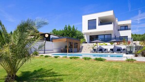 Pool - Villa PERGOSA WITH SEA VIEW AND SAUNA by Interhome (Pula/Banjole)