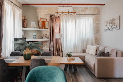 Guince House by All About Paxos