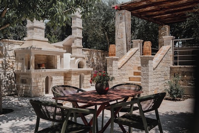 Guince House by All About Paxos