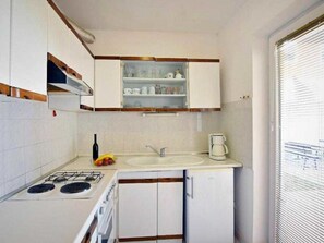 Kühlschrank, Kochgeschirr/Geschirr/Besteck
