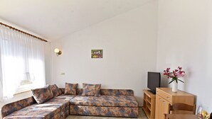 Living area - Apartment 343 by Interhome (Dracevac)