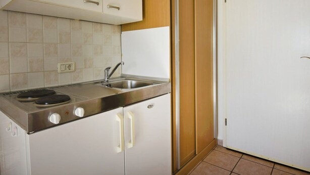 Fridge, cookware/dishes/utensils - Apartment 343 by Interhome (Dracevac)