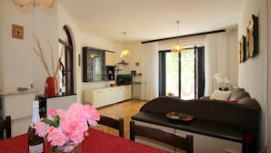 Unclassified image, 5 of 25, button - Pinia in Strandnähe  mit Garten by Interhome (Dracevac)