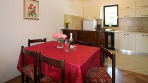 Unclassified image, 3 of 25, button - Pinia in Strandnähe  mit Garten by Interhome (Dracevac)
