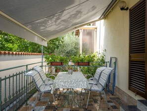 Outdoor dining - Funtana Apartments AP 3, nur 500 Meter vom Zentrum by Interhome (Poreč/Funtana)
