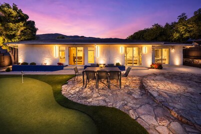 Spacious 5-bedroom country house in tranquil Glendora with AC