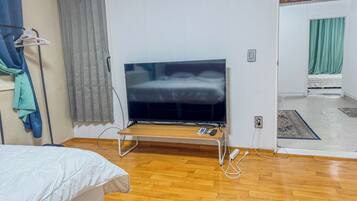 WiFi, bed sheets
