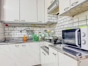 Private kitchen - 3BR Seongsu Station 3min walk Urban Cozy House2 (Seoul)