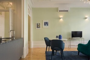 Classic-studio, kaupunkinäköala | Ruokailu