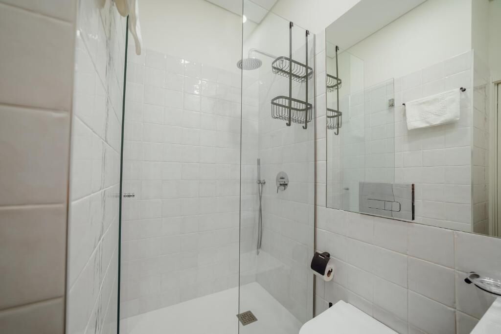Estudio clásico, vistas a la ciudad | Baño
