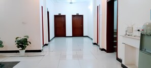 Interior - Evergreen Lodge - Islamabad (Islamabad)