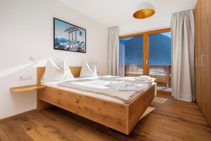 3 slaapkamers, een strijkplank/strijkijzer, gratis wifi, beddengoed