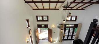 Spacious 5-bedroom villa near Ragama Teaching Hospital