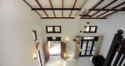 Spacious 5-bedroom villa near Ragama Teaching Hospital