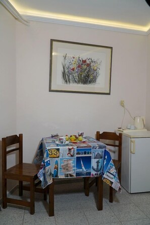 Dining - Vasilaras Apartment I (Agistri)