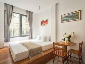 Cortinas blackout, tabla de planchar con plancha y wifi gratis 