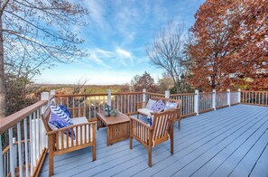 Terrace/patio - Mountain Crown-Panoramic Lake and Mountain View-Huge Deck (Sevierville)