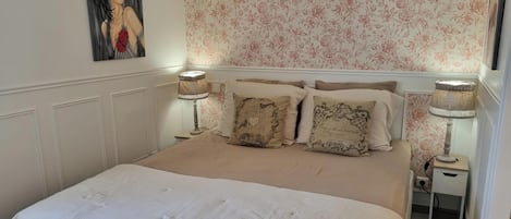 1 chambre, fer et planche Ă repasser, lit parapluie, Wi-Fi gratuit