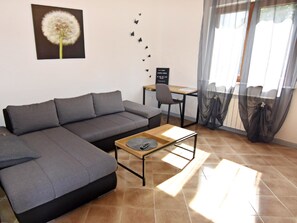 TV - Renovierte Wohnung in Zambratija mit Großem Garten by Interhome (Umag/Juricani)