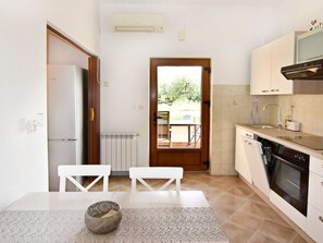 Private kitchen - Renovierte Wohnung in Zambratija mit Großem Garten by Interhome (Umag/Juricani)