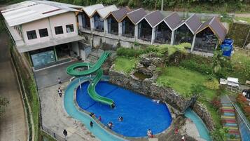2 piscinas al aire libre