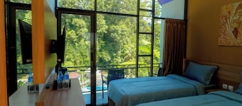 wisata kampung karuhun eco green park
