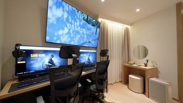 2 PC Room | Blendingsgardiner, wi-fi (inkludert) og sengetøy