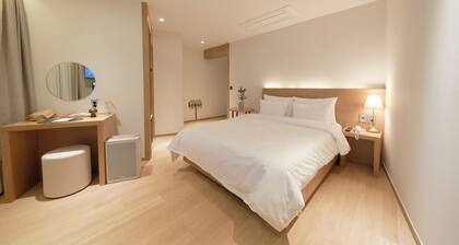 Woryeong Hotel By NewCZ
