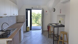 Kühlschrank, Kochgeschirr/Geschirr/Besteck