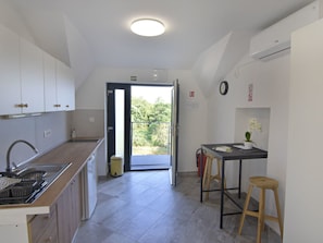 Kühlschrank, Kochgeschirr/Geschirr/Besteck