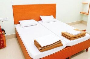 Deluxe Double Room | Hypo-allergenic bedding, desk, soundproofing, free WiFi - Kashi In Hotel Varanasi  (Varanasi)