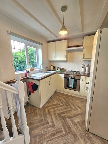 Holly Cottage in the Heart of Sherwood Forest. Dog and family friendly!