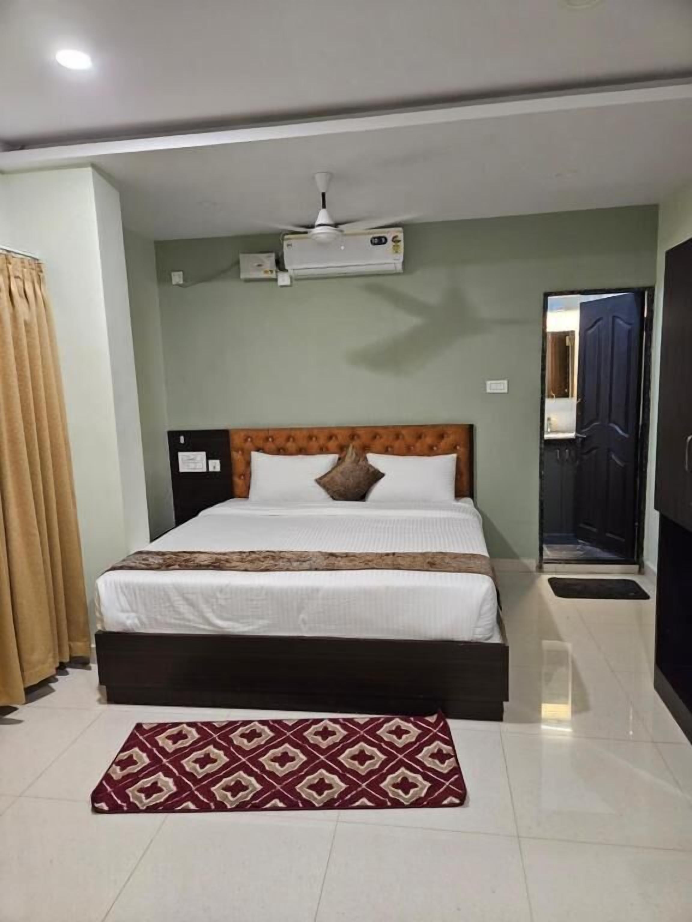Deluxe Double Room, City View